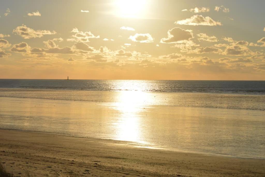 Maison Bord De Mer Individuel Gouville-sur-Mer エクステリア 写真